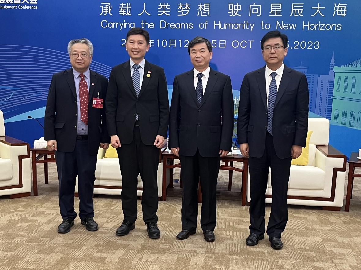 (From left) Mr Chng Tze Chia, Consul General in Xiamen; Mr Chee Hong Tat, Acting Minister for Transport; Mr Zhou Zuyi, Party Secretary of Fujian Province; and Mr Zhao Long, Governor of Fujian Province, at the 2023 World Marine Equipment Conference.