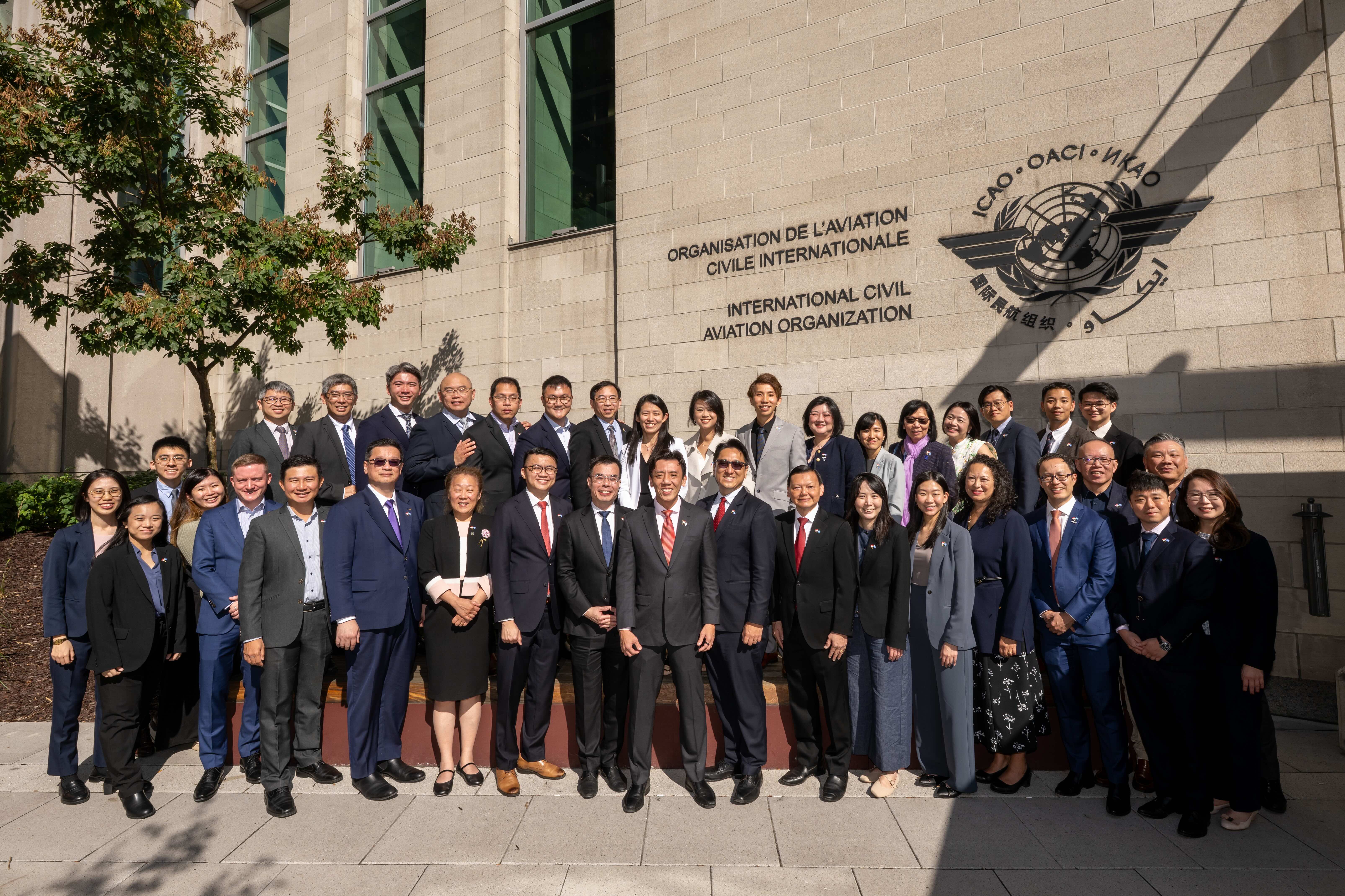 Acting Minister for Transport and the Singapore Delegation at 42nd ICAO Assembly